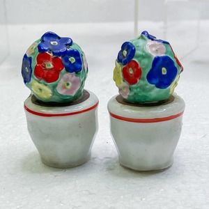 Vintage collectible Salt and Pepper Shakers - Flower Pots Brightly Colored